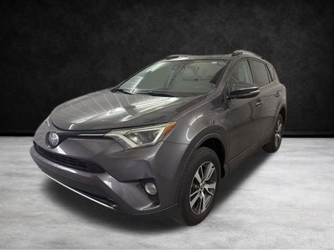 Used 2018 Toyota RAV4 XLE image 6