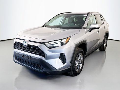 Used 2023 Toyota RAV4 XLE w/ Convenience Package AWD/4WD image 4