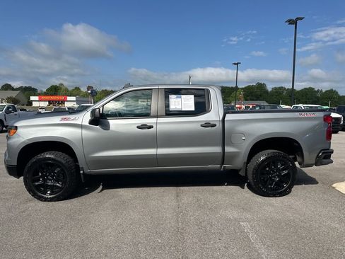 Used 2024 Chevrolet Silverado 1500 Custom Trail Boss w/ LPO, Dark Essentials Package AWD/4WD image 4