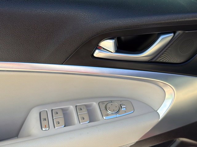Used 2023 Genesis G70 2.0T AWD/4WD image 20