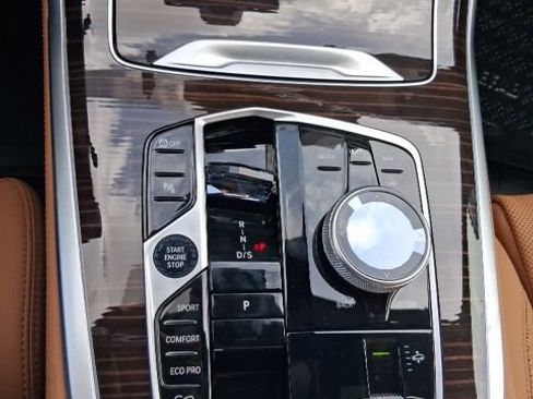 New 2027 BMW X7 xDrive40i w/ Executive Package AWD/4WD image 12