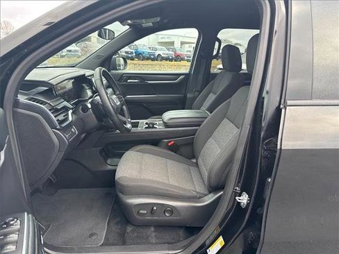 Used 2025 GMC Acadia Elevation image 14