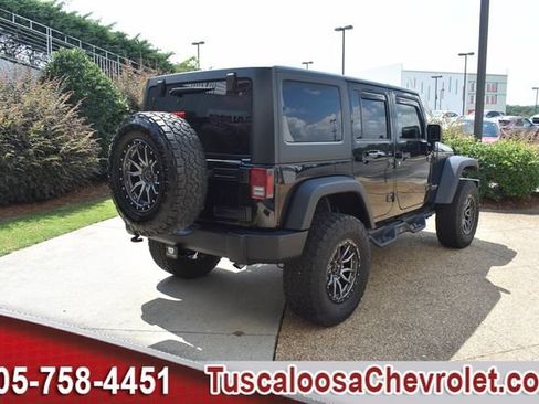 Used 2018 Jeep Wrangler Unlimited Rubicon w/ Connectivity Group AWD/4WD image 10