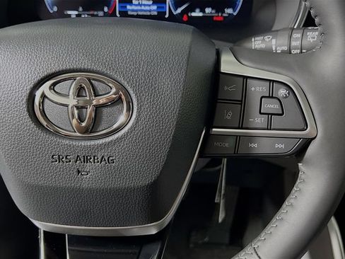 New 2026 Toyota Highlander Platinum AWD/4WD image 17