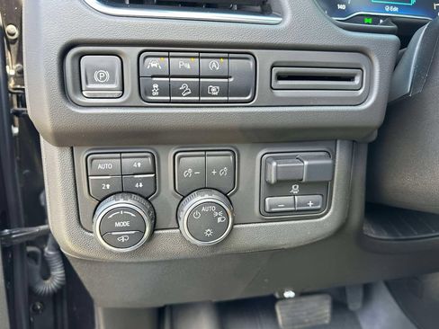 Used 2023 Chevrolet Tahoe Z71 w/ Z71 Off-Road Package AWD/4WD image 29