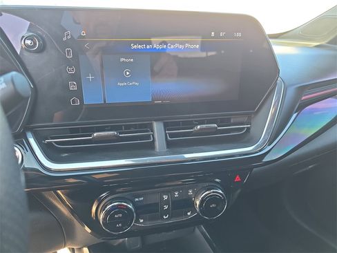 Used 2025 Chevrolet Trax RS w/ Driver Confidence Package image 22