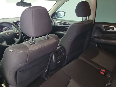 Used 2020 Nissan Pathfinder S FWD image 14