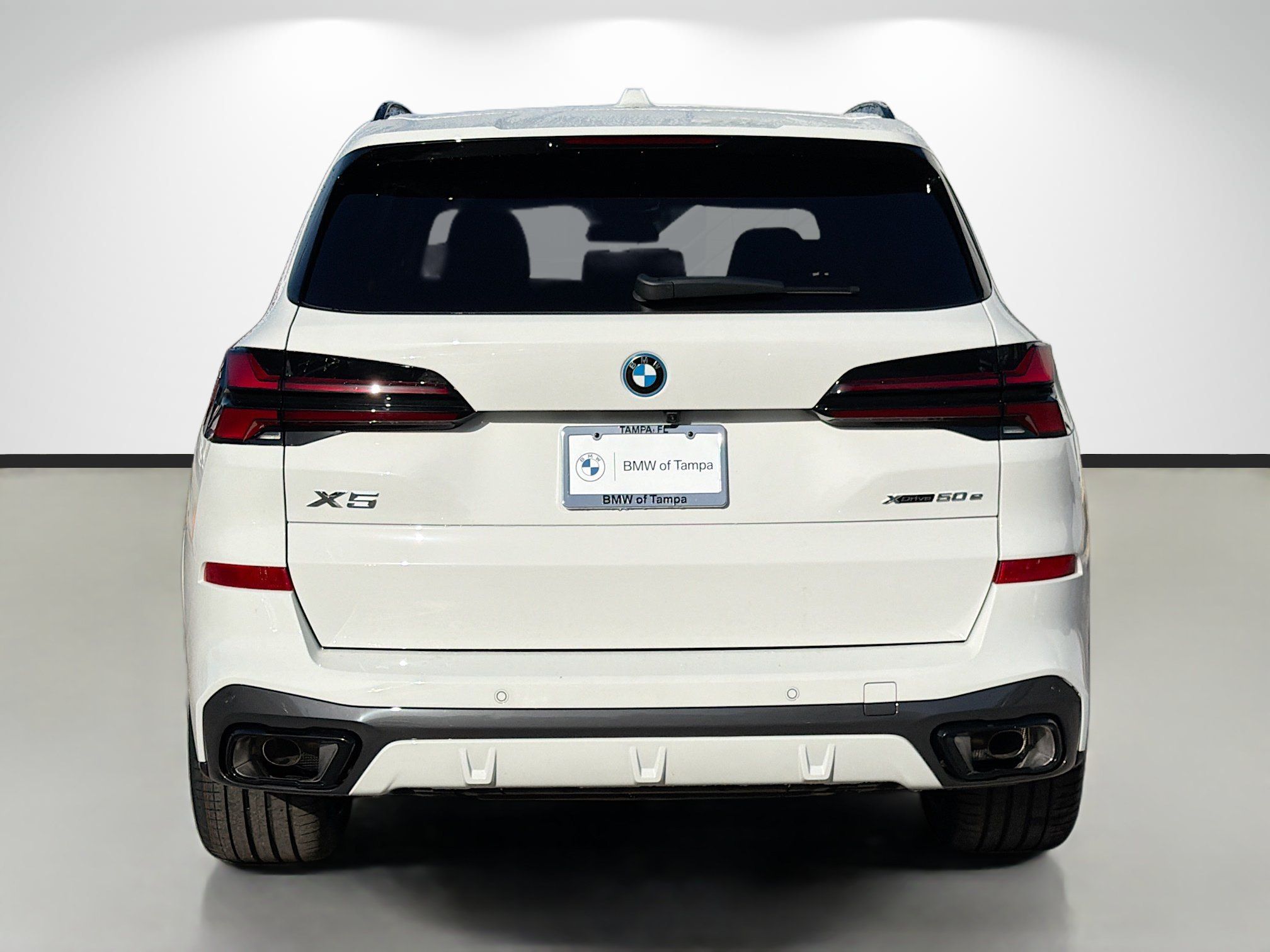 New 2026 BMW X5 xDrive50e w/ M Sport Package AWD/4WD image 4