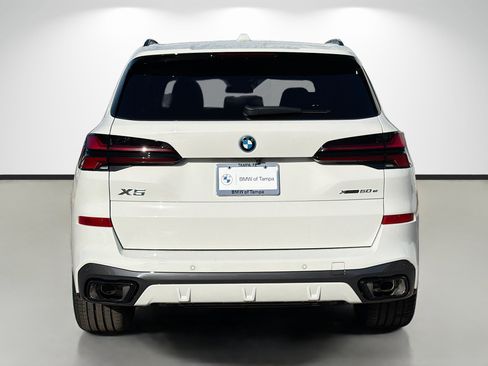 New 2026 BMW X5 xDrive50e w/ M Sport Package AWD/4WD image 4
