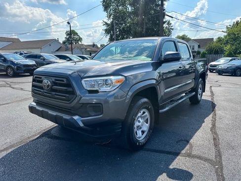 Used 2018 Toyota Tacoma SR w/ SR Convenience Package RWD image 3