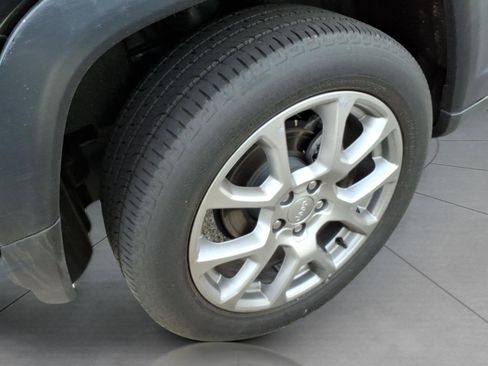 Used 2022 Jeep Compass Latitude AWD/4WD image 6