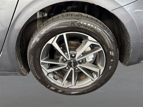 Used 2024 Kia Forte LXS FWD image 22