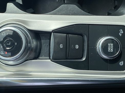 Certified 2022 Ford Explorer XLT w/ Equipment Group 202A image 16