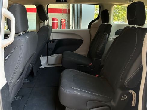 Used 2024 Chrysler Voyager LX FWD image 12