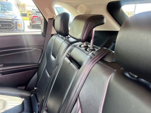 Used 2022 Ford Edge Titanium AWD/4WD image 26