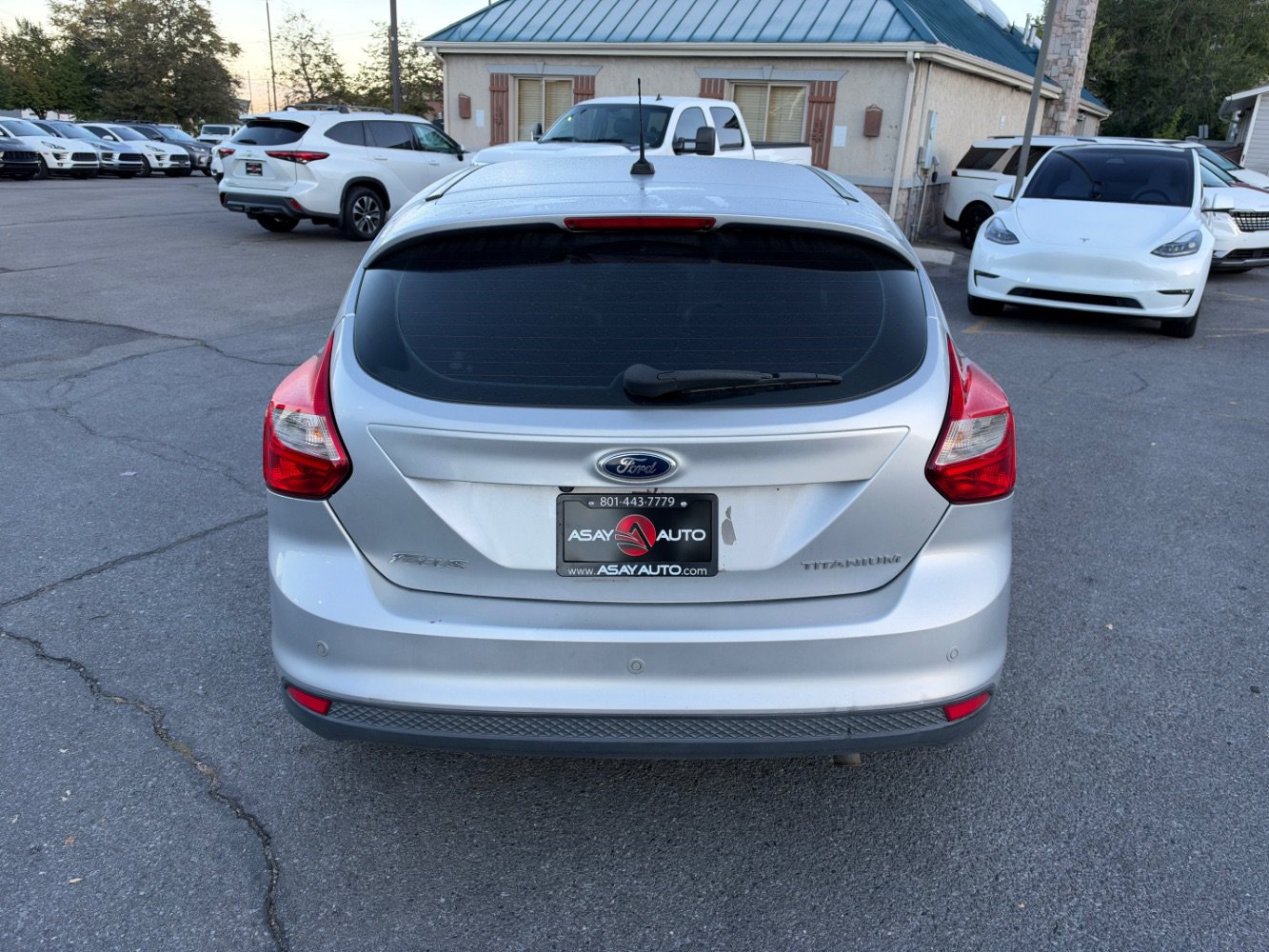 Used 2013 Ford Focus Titanium w/ Titanium Handling Pkg FWD image 4