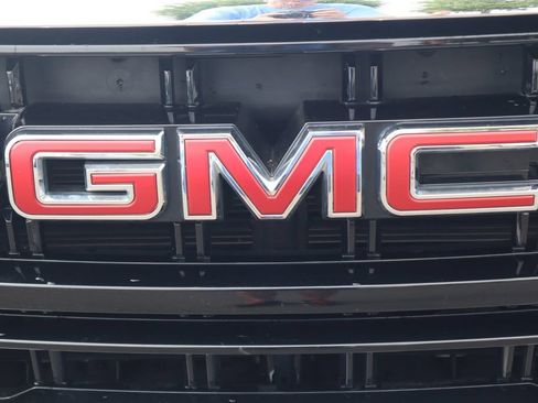 Used 2023 GMC Yukon XL SLE AWD/4WD image 39