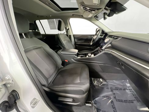 Used 2023 Jeep Grand Cherokee L Laredo w/ Luxury Tech Group I image 29