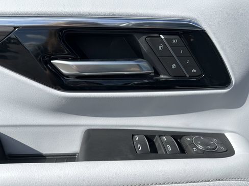 New 2025 Chevrolet Suburban Premier w/ Sun And Tow Package image 7