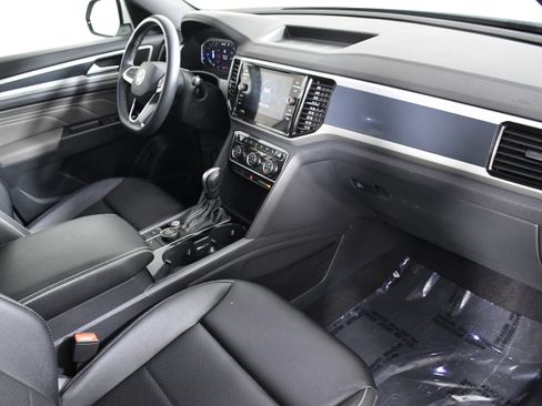 Used 2023 Volkswagen Atlas Cross Sport SEL image 26