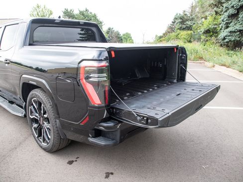 Used 2026 GMC Sierra EV Denali AWD/4WD image 9