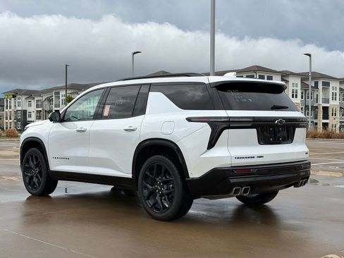 Used 2024 Chevrolet Traverse RS w/ LPO, Floor Liner Package image 5