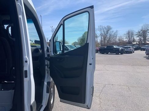 Used 2024 Mercedes-Benz Sprinter 2500 image 17