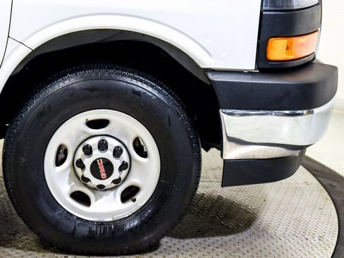 Used 2024 GMC Savana 2500 w/ Driver Convenience Package image 13