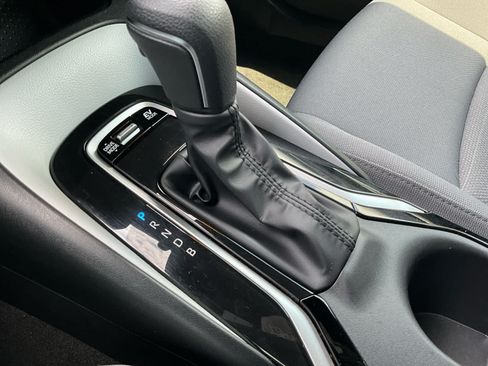 Used 2025 Toyota Corolla SE FWD image 18