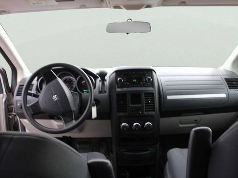 Used 2008 Dodge Grand Caravan SE FWD image 7