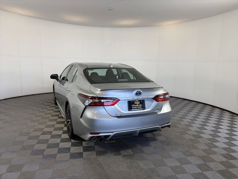 Used 2021 Toyota Camry SE image 8