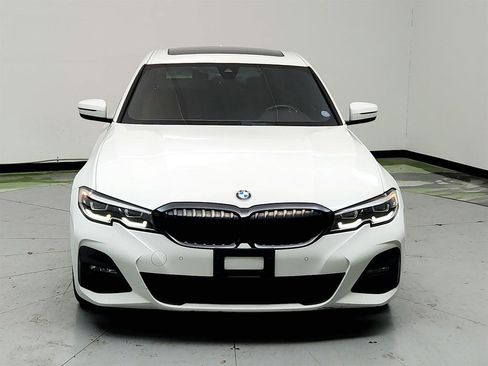 Used 2020 BMW 330i Sedan w/ M Sport Package RWD image 2