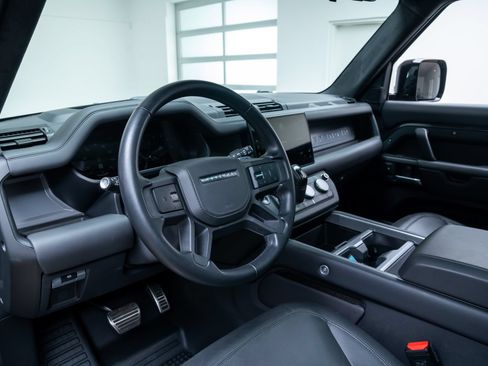 Used 2025 Land Rover Defender 110 V8 AWD/4WD image 20