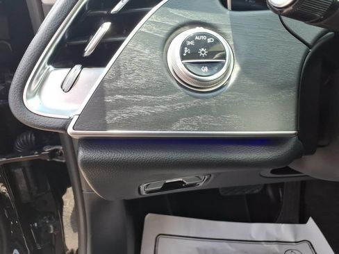Used 2025 Mercedes-Benz E 350 4MATIC Sedan image 17