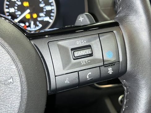 Used 2023 Nissan Rogue SV w/ SV Premium B Package image 28