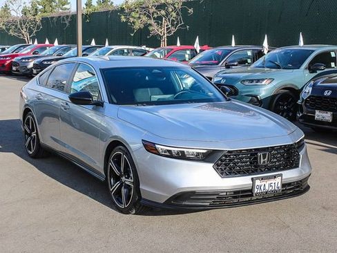 Used 2024 Honda Accord Sport image 3