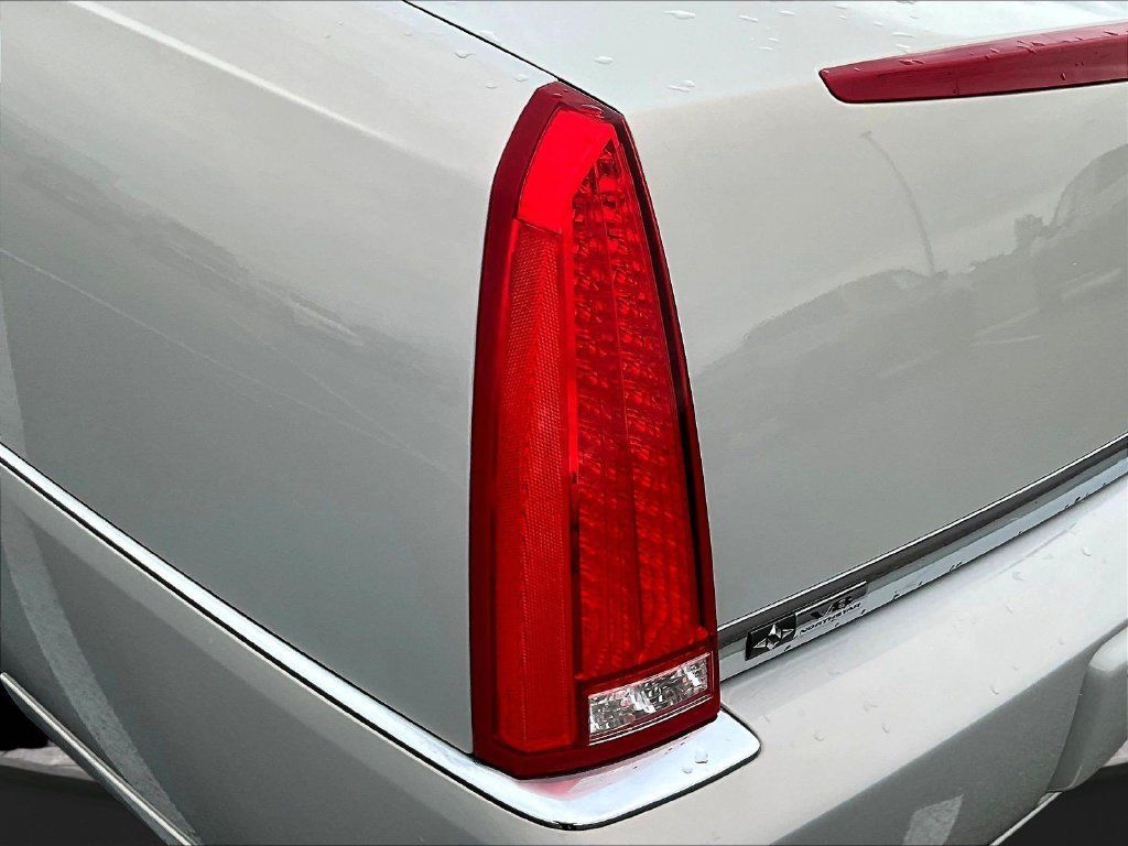 Used 2008 Cadillac DTS FWD image 25