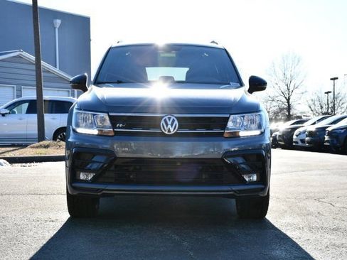 Used 2020 Volkswagen Tiguan SE R-Line AWD/4WD image 2