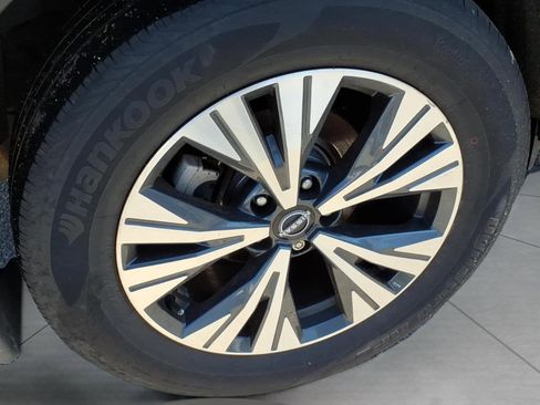 Used 2023 Nissan Rogue SV w/ SV Premium B Package image 6