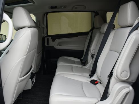 Certified 2025 Honda Odyssey EX-L image 17