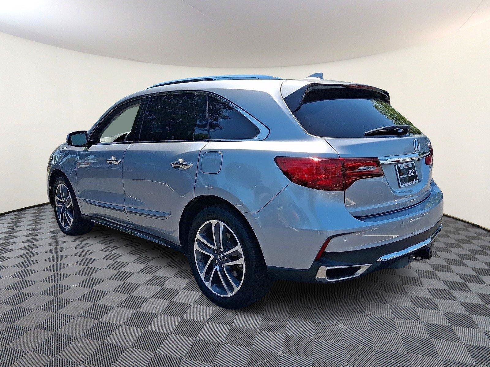 Used 2018 Acura MDX w/ Advance & Entertainment Pkg AWD/4WD image 4
