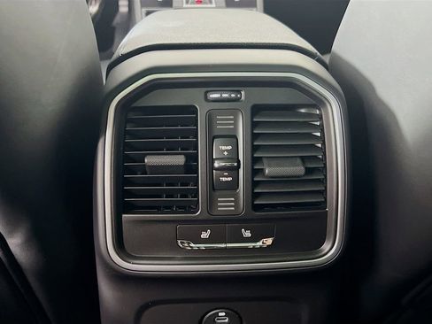 New 2026 Porsche Macan image 27