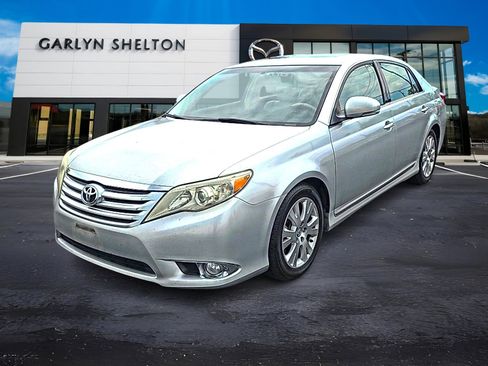 Used 2011 Toyota Avalon FWD image 1