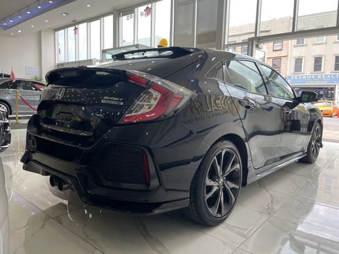 Used 2018 Honda Civic Sport Touring image 7