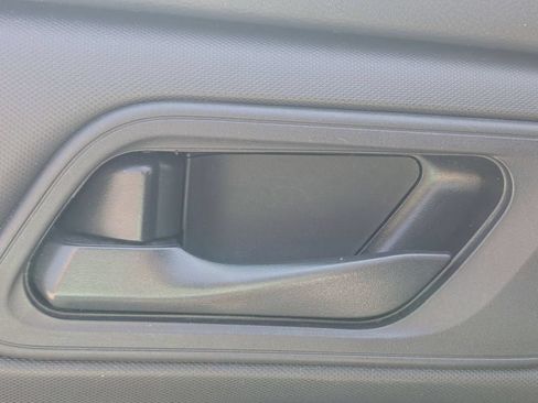 Used 2024 Nissan Rogue S AWD/4WD image 13