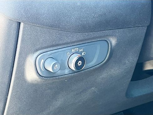 Used 2023 Chevrolet Equinox RS FWD image 10