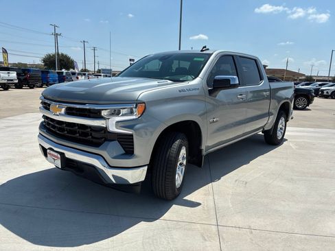 Used 2024 Chevrolet Silverado 1500 LT w/ Protection Package RWD image 3