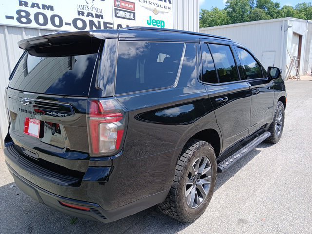 Used 2024 Chevrolet Tahoe Z71 w/ Luxury Package AWD/4WD image 3