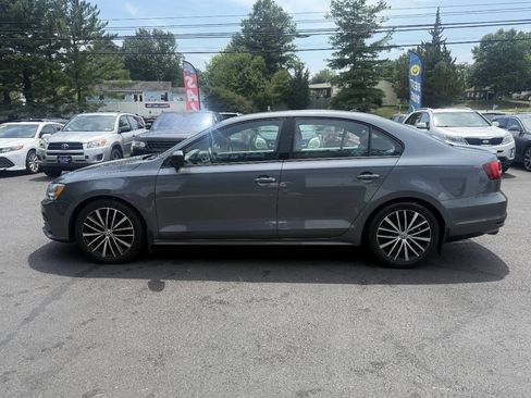 Used 2015 Volkswagen Jetta Sport FWD image 22