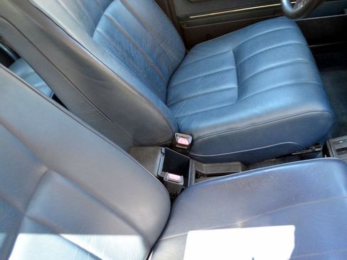 Used 1992 Volvo 240 Wagon RWD image 26